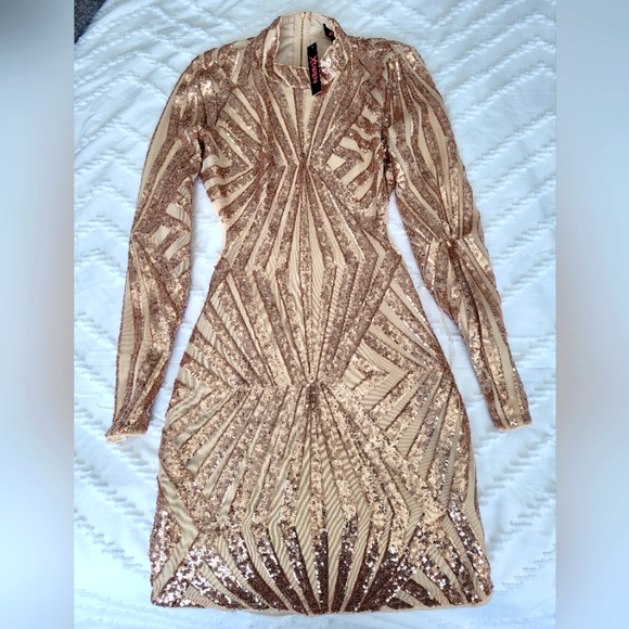 Dresses & Skirts - Gold Sparkly Backless Dress Medium